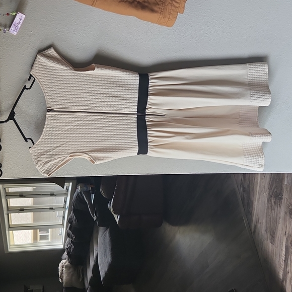 Like new dress from Target - Picture 3 of 3